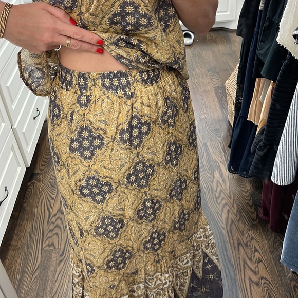 Use as Skirt or top or used as dress! - Picture 5 of 6